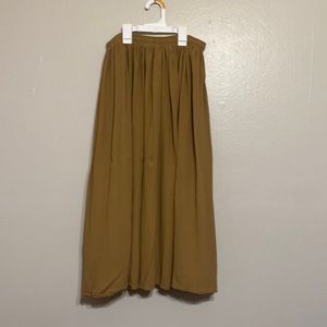 Painted Pony below knew skirt size m color dark baige